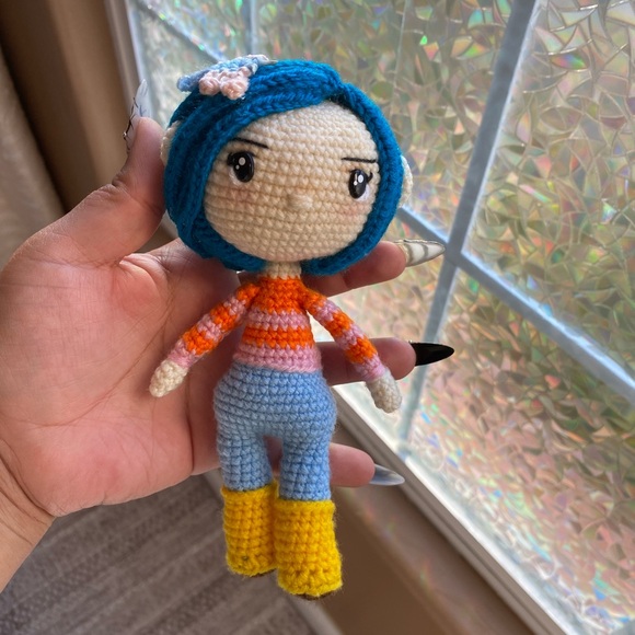 Handmade crochet Coraline doll - Picture 5 of 6